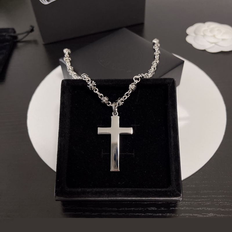 Ch**me He**ts necklaces